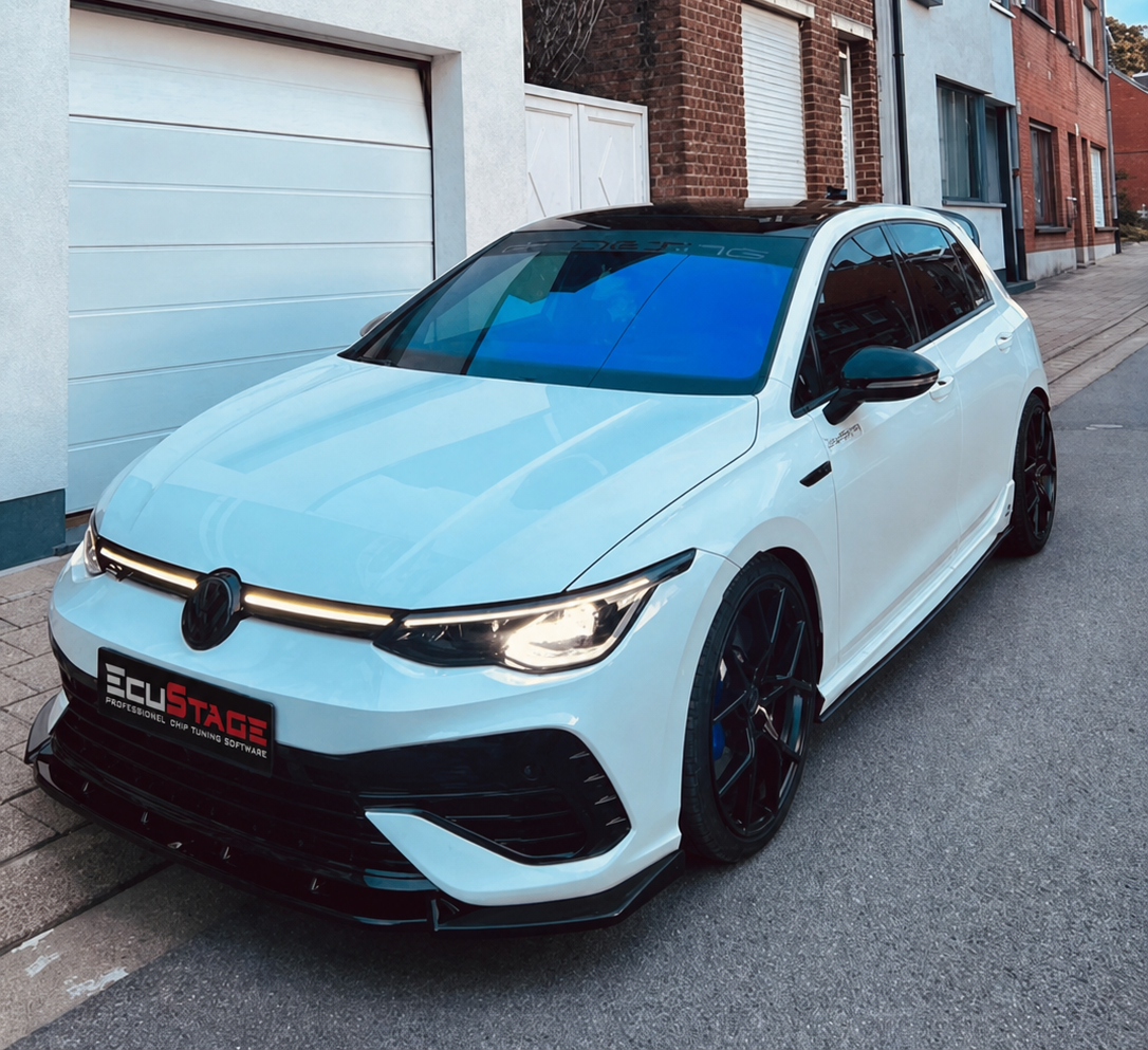 VW Golf 8R